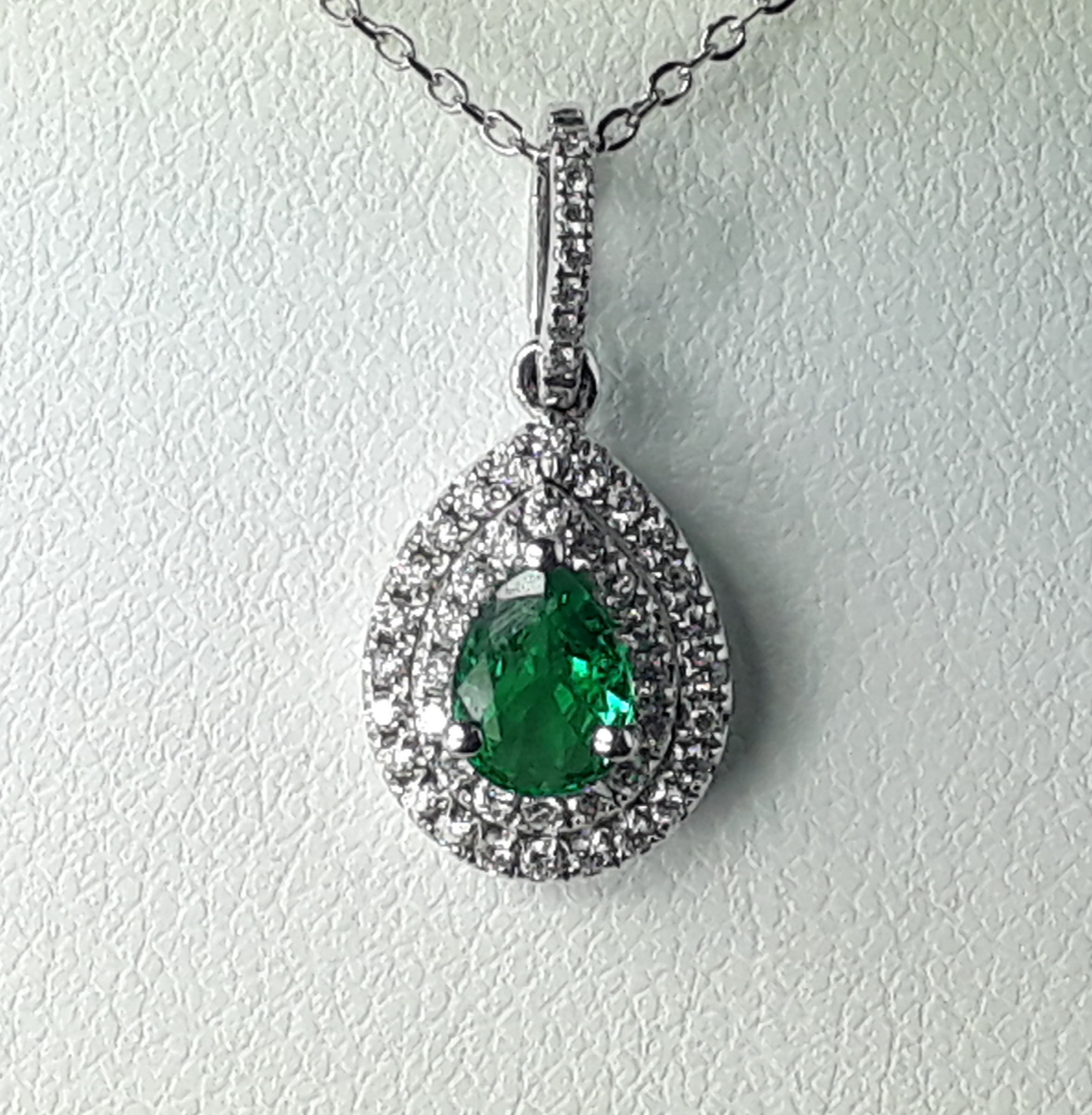 Emerald and Diamond pendant
